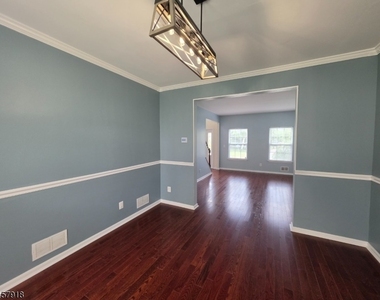 36 Wexford Way - Photo Thumbnail 10