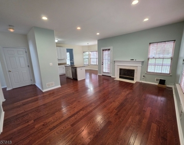 36 Wexford Way - Photo Thumbnail 5