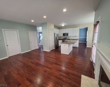 36 Wexford Way - Photo Thumbnail 7