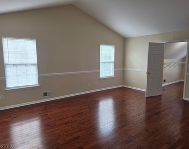 36 Wexford Way - Photo Thumbnail 14
