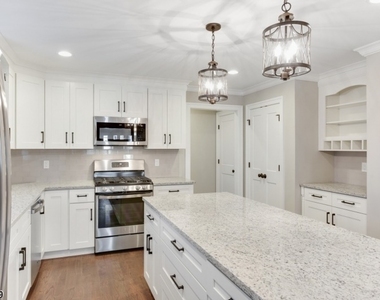 22 Lathrop Ave, Unit A - Photo Thumbnail 5