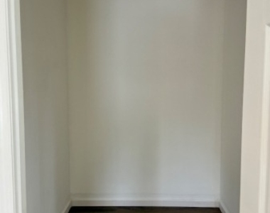 517 Waterford Dr - Photo Thumbnail 7