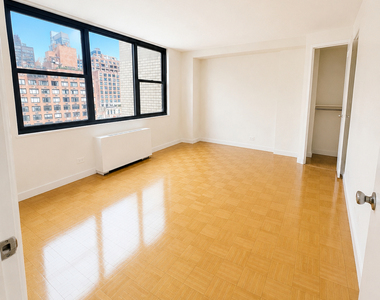  East 49th Street  - Photo Thumbnail 2