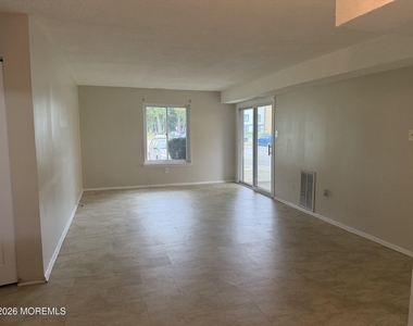 74 Northrup Drive - Photo Thumbnail 2