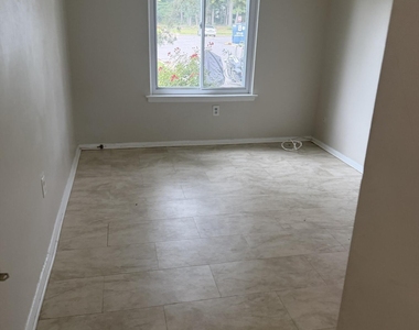 74 Northrup Drive - Photo Thumbnail 5