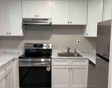 129 Amberly Drive - Photo Thumbnail 5