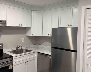 129 Amberly Drive - Photo Thumbnail 6