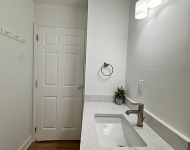 878 Balmoral Court - Photo Thumbnail 12