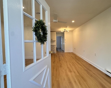 878 Balmoral Court - Photo Thumbnail 2