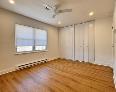 878 Balmoral Court - Photo Thumbnail 14