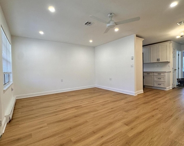 878 Balmoral Court - Photo Thumbnail 3