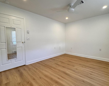878 Balmoral Court - Photo Thumbnail 15