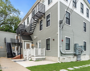 700 1st Avenue - Photo Thumbnail 13