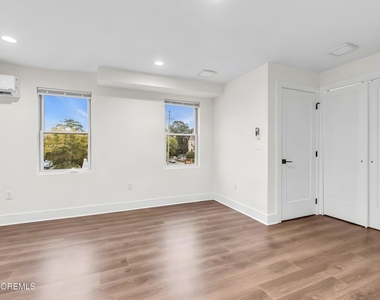 700 1st Avenue - Photo Thumbnail 4
