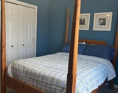 435 Laurel Boulevard - Photo Thumbnail 12