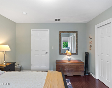 28 Hickory Lane - Photo Thumbnail 7