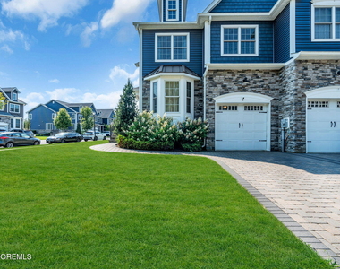 17 Kitchen Avenue - Photo Thumbnail 1
