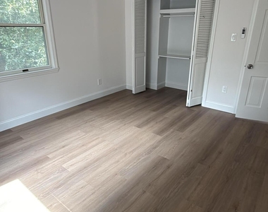 64 Grove Avenue - Photo Thumbnail 2