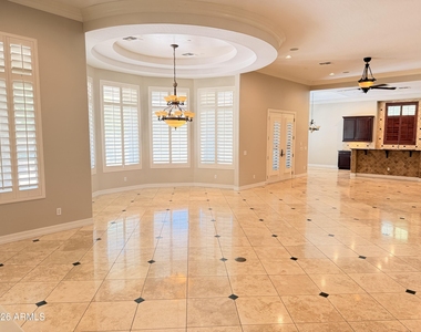 3952 E Expedition Way - Photo Thumbnail 10