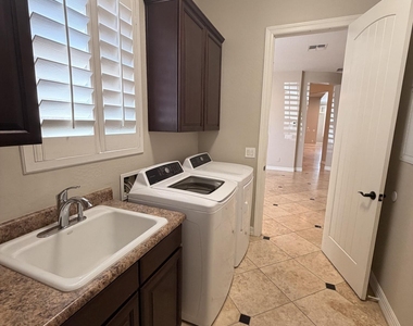 3952 E Expedition Way - Photo Thumbnail 49