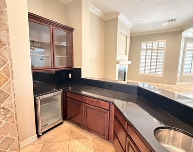 3952 E Expedition Way - Photo Thumbnail 7
