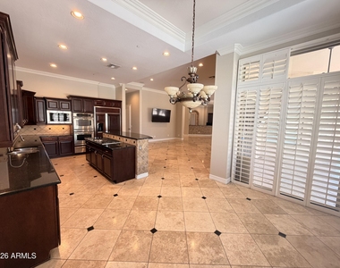 3952 E Expedition Way - Photo Thumbnail 16