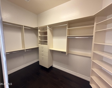 3952 E Expedition Way - Photo Thumbnail 30