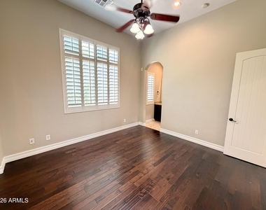 3952 E Expedition Way - Photo Thumbnail 32