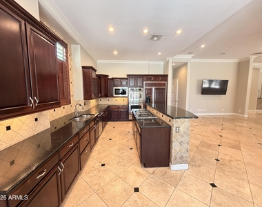 3952 E Expedition Way - Photo Thumbnail 17