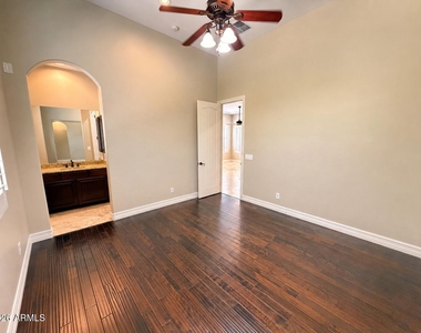 3952 E Expedition Way - Photo Thumbnail 33