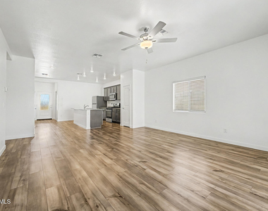 24564 W St Catherine Avenue - Photo Thumbnail 6