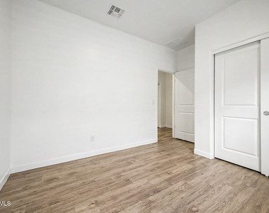24564 W St Catherine Avenue - Photo Thumbnail 21