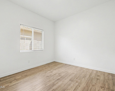 24564 W St Catherine Avenue - Photo Thumbnail 20