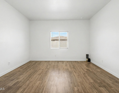 24564 W St Catherine Avenue - Photo Thumbnail 14