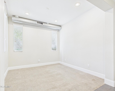 4816 N Woodmere Fairway -- - Photo Thumbnail 17