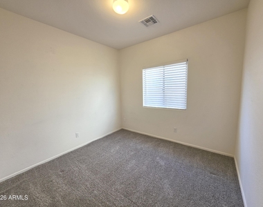 44026 W Granite Drive - Photo Thumbnail 14