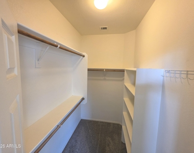 44026 W Granite Drive - Photo Thumbnail 10