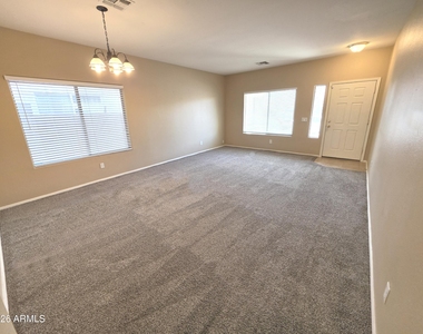 44026 W Granite Drive - Photo Thumbnail 3