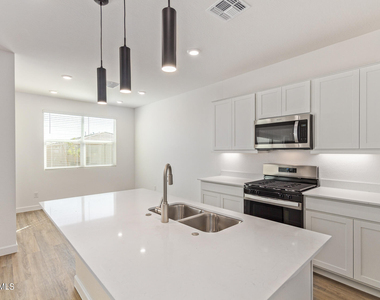 15371 W Smoketree Drive - Photo Thumbnail 13
