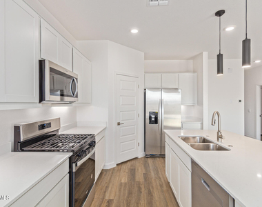 15371 W Smoketree Drive - Photo Thumbnail 16