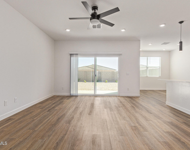 15371 W Smoketree Drive - Photo Thumbnail 9