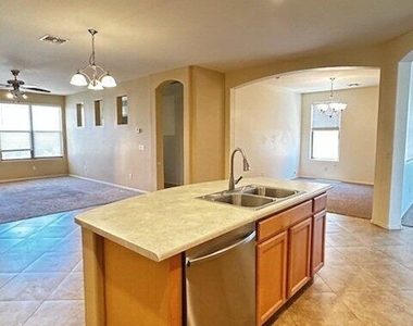 3131 E Silversmith Trail - Photo Thumbnail 7