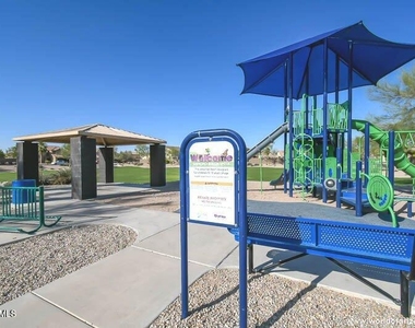 3131 E Silversmith Trail - Photo Thumbnail 22