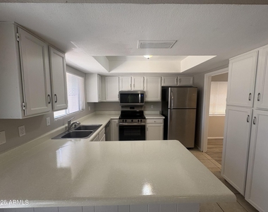 5321 W Riviera Drive - Photo Thumbnail 6