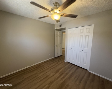 5321 W Riviera Drive - Photo Thumbnail 10