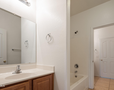 36496 W Pampoloma Avenue - Photo Thumbnail 20