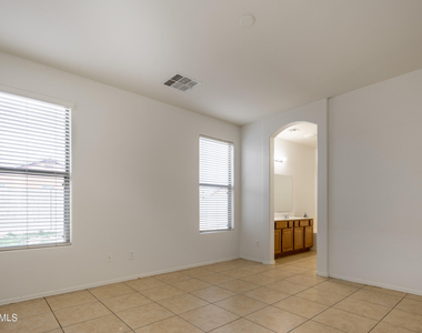 36496 W Pampoloma Avenue - Photo Thumbnail 23