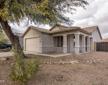 36496 W Pampoloma Avenue - Photo Thumbnail 1
