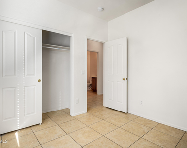 36496 W Pampoloma Avenue - Photo Thumbnail 19