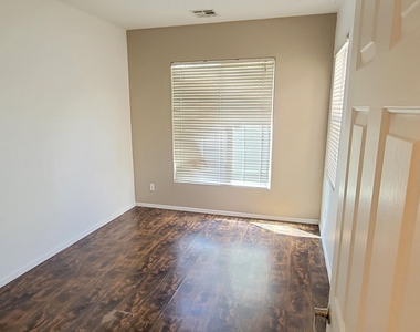 1414 E Bautista Road - Photo Thumbnail 17